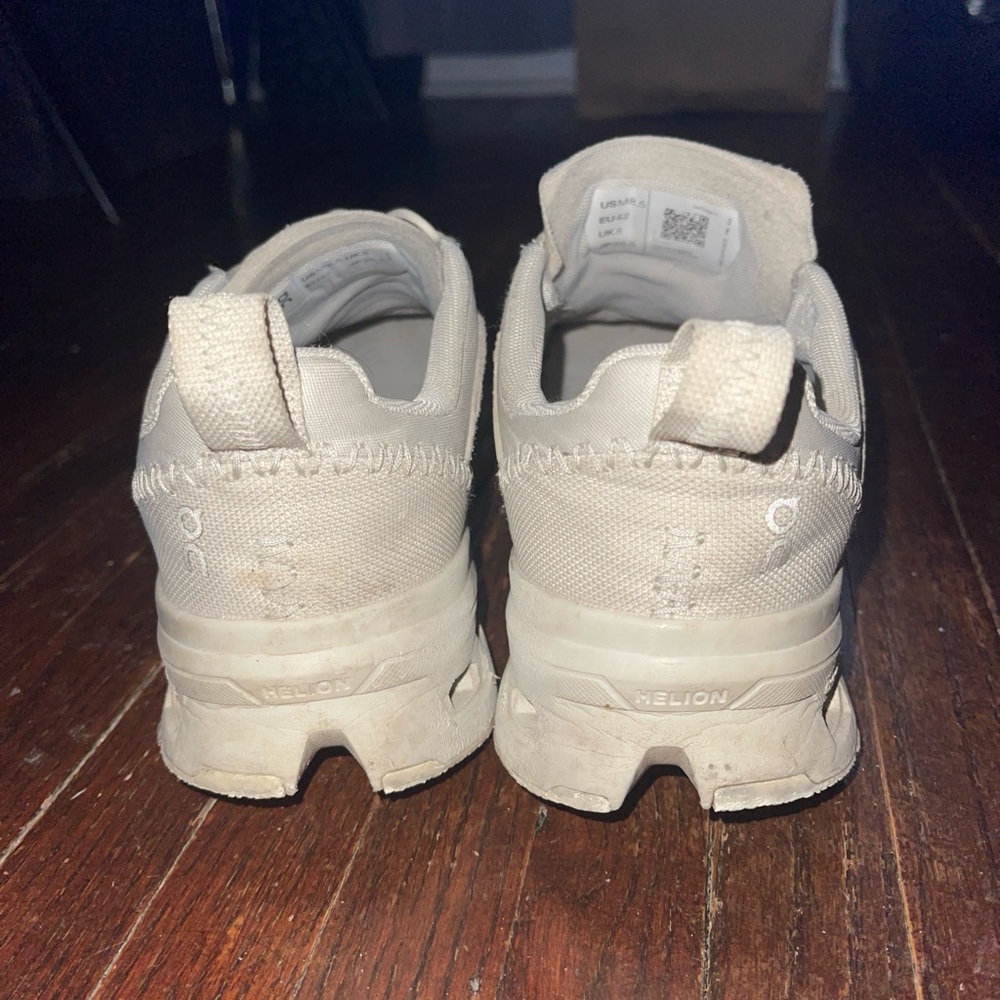 On Running Men's Cream/Off-White Performance Sneakers - Picture 4 of 8